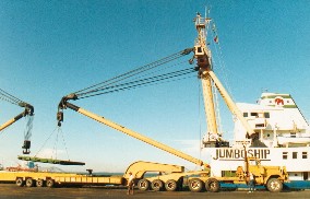 construction_ship1.JPG (20443 bytes)